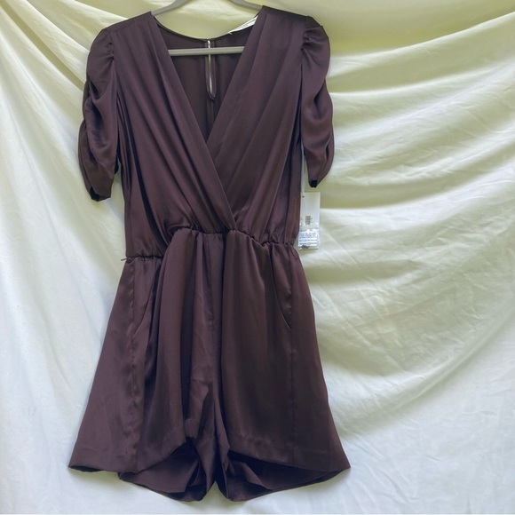 Amanda Uprichard NWT brown silk romper with ruching on sleeves, size medium - Picture 1 of 14